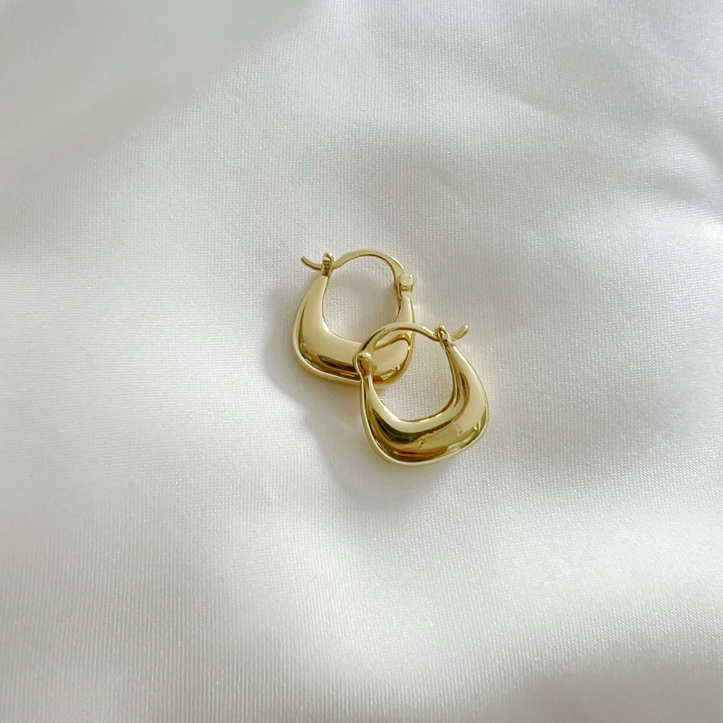 SHAINA HOOP EARRINGS | GOLD FILLED